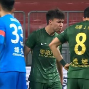 华体会-浙江队0比4惨败成都蓉城，王钰栋恼羞成怒，挥拳疑似辱骂队友